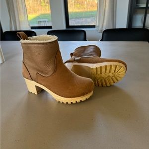 NO 6 clog boots- sherpa lined -38/7.5-carmel/tan color